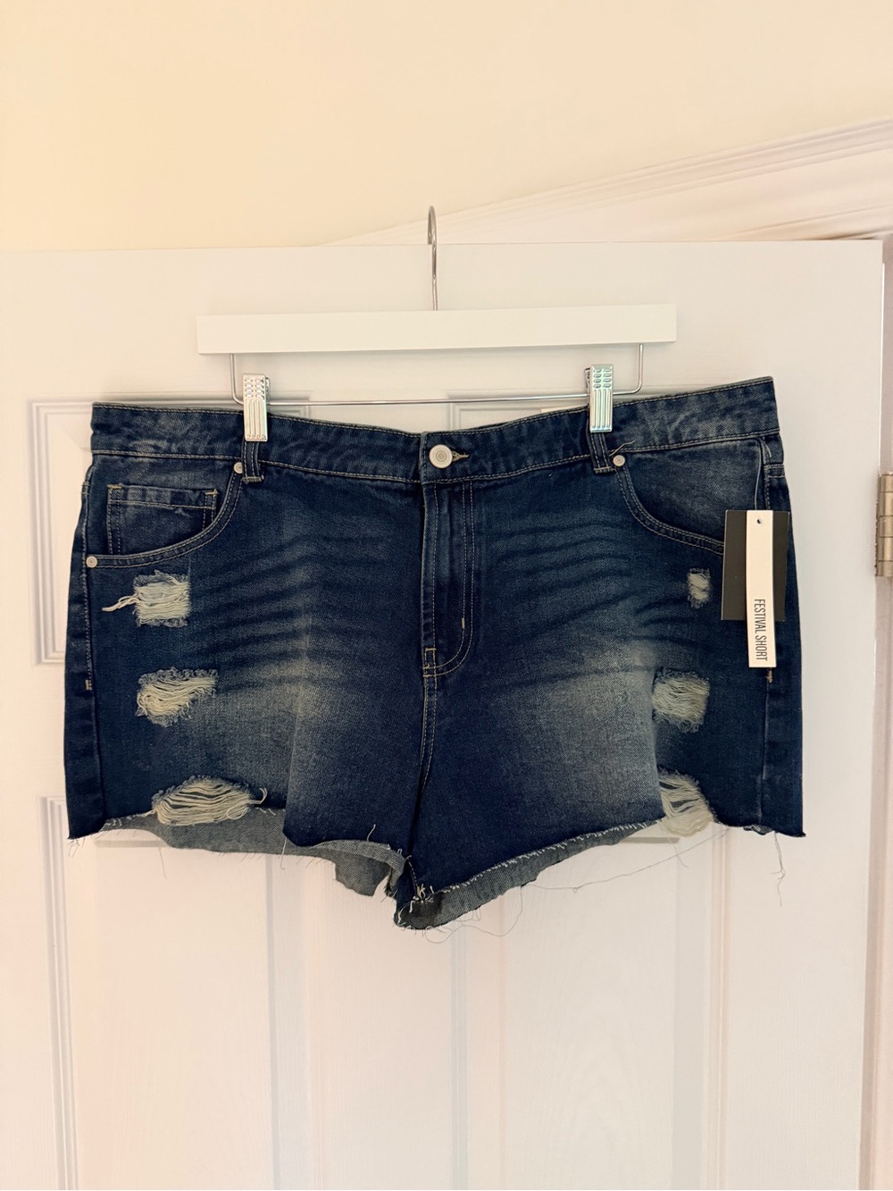 NWT Blue by Milla Festival Distressed Denim Shorts Size 15